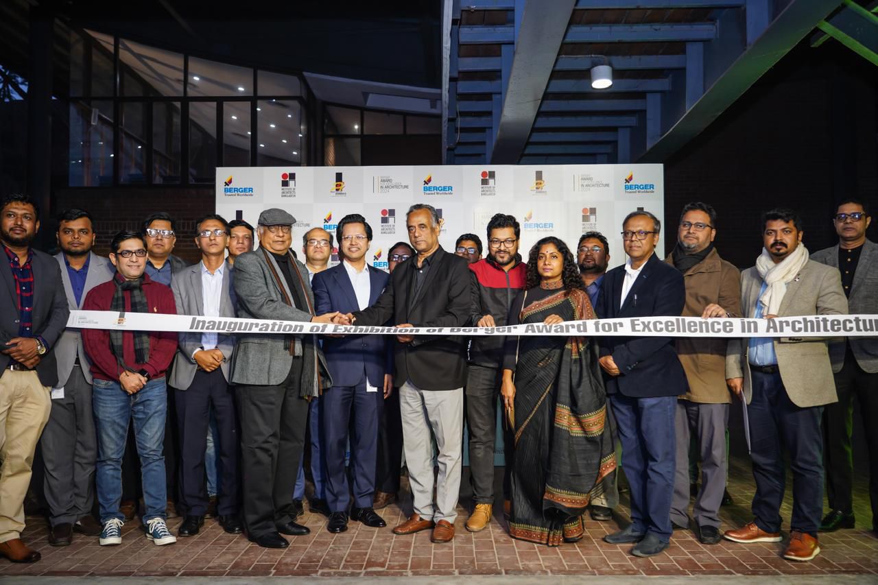 Group photo from the inauguration ceremony of the 11th Cycle Berger Award for Excellence in Architecture (BAEA), featuring key architects and executives cutting the ribbon.